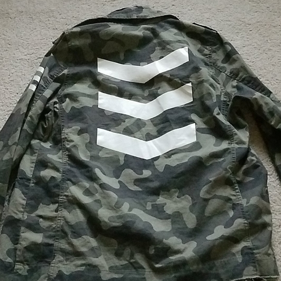 Fashion nova camo jacket - Picture 5 of 5